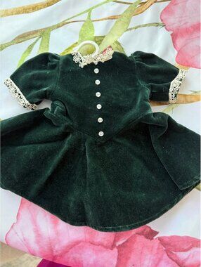 American Girl Molly green velvet dress PC B228